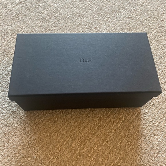 Dior - Picture 1 of 6